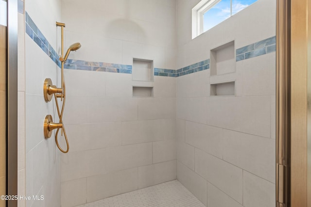 1514 Mackerel Ln, Carolina Beach, NC 28428 - bathroom with a tile shower