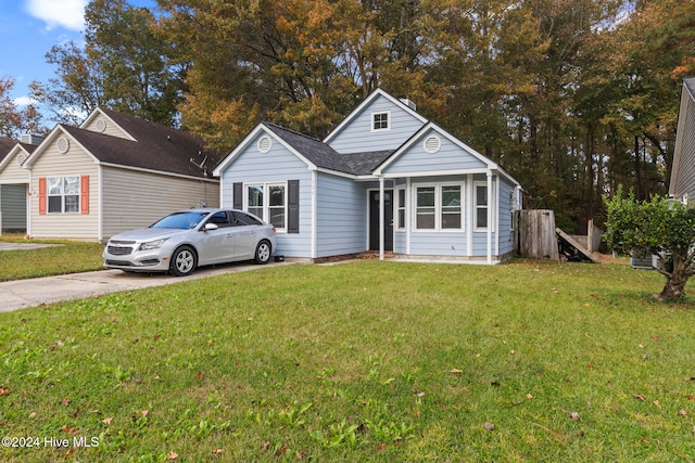 view of front of property with a front yard