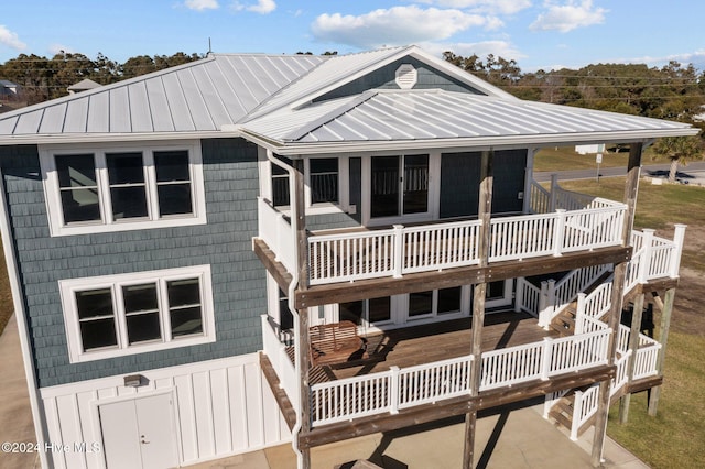 view of front of house featuring a deck