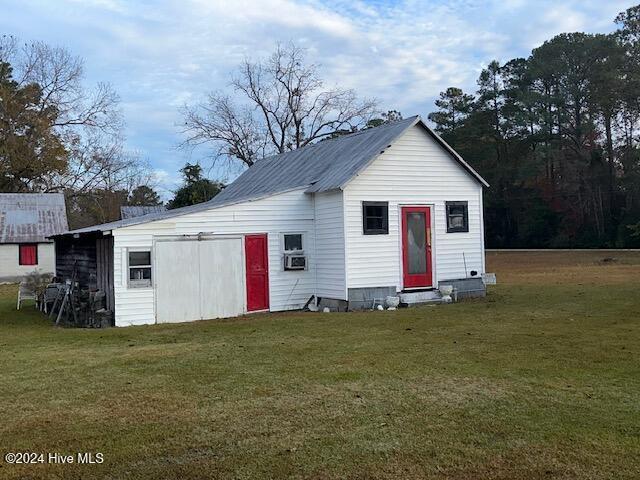 1738 NC-306 Hwy S, Grantsboro, NC 28529 - view of outdoor structure with cooling unit