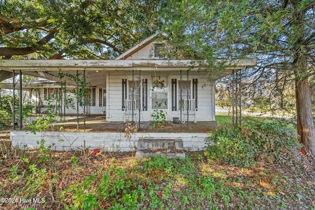 view of front of property with covered porch