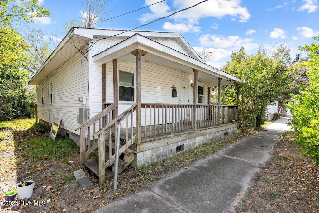 view of front facade featuring covered porch