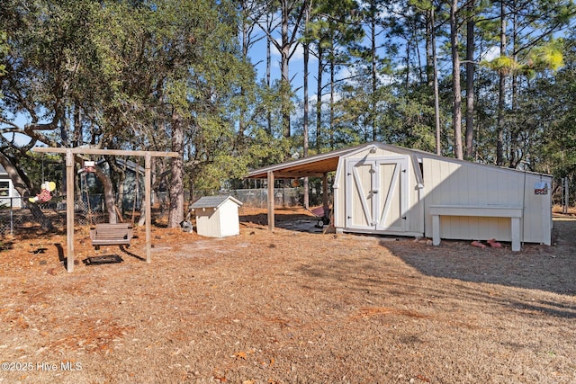 view of yard with a storage shed