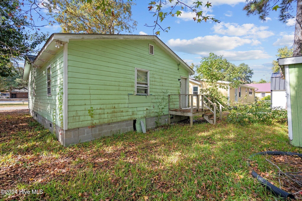 view of side of home