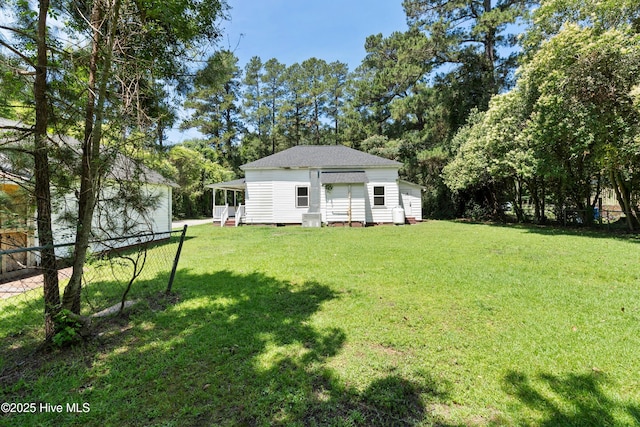 401 Pecan Ln, Lake Waccamaw, NC 28450 - view of green lawn
