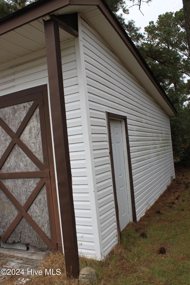 view of outbuilding