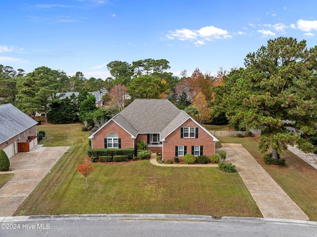 view of front of home featuring a front yard