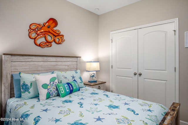 bedroom featuring a closet