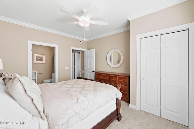 bedroom featuring connected bathroom, ceiling fan, light carpet, a closet, and ornamental molding