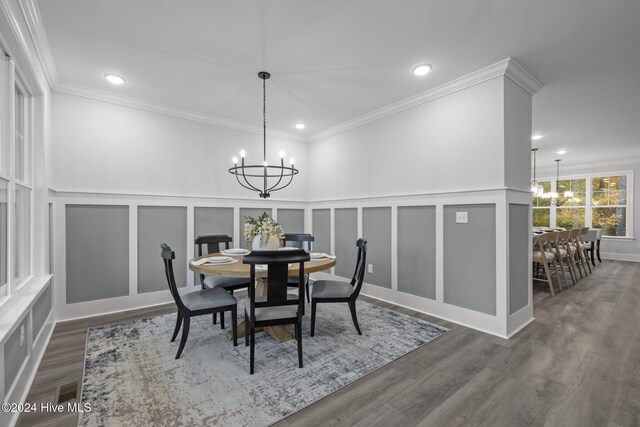 unfurnished room with light wood-type flooring, ceiling fan, and crown molding