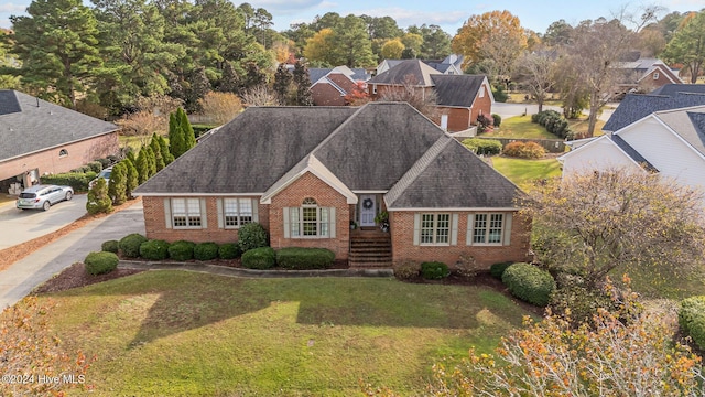 view of front of house featuring a front yard