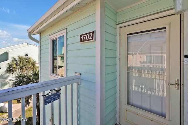 view of property entrance