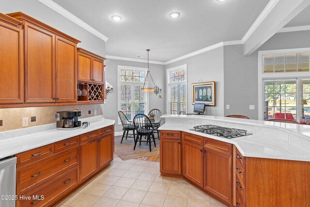 living room with light hardwood / wood-style flooring, ornamental molding, and ceiling fan