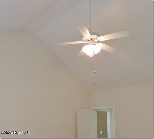 room details with ceiling fan