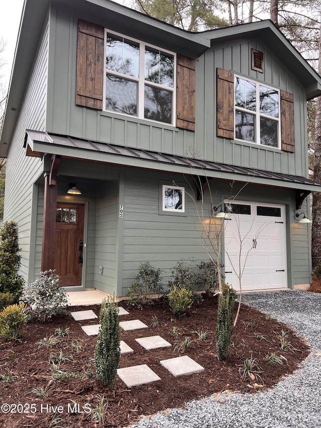 view of front of property featuring a garage