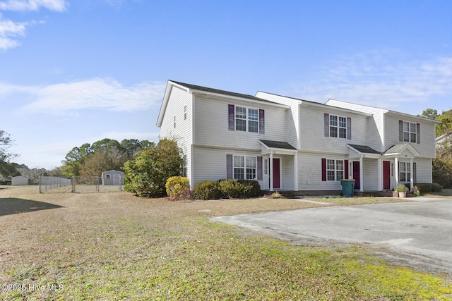 view of front facade with a front lawn