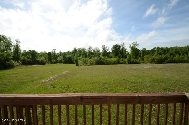 view of yard featuring a rural view