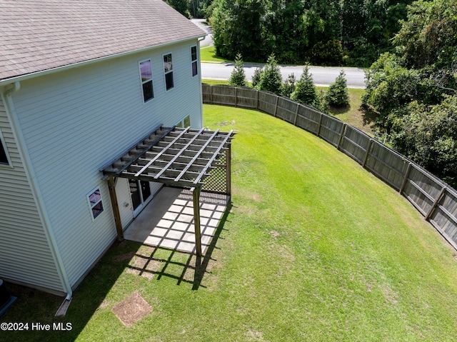 view of yard featuring a pergola and a patio area