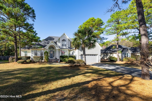 view of front of property featuring a front yard