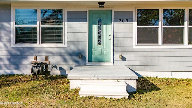 view of exterior entry