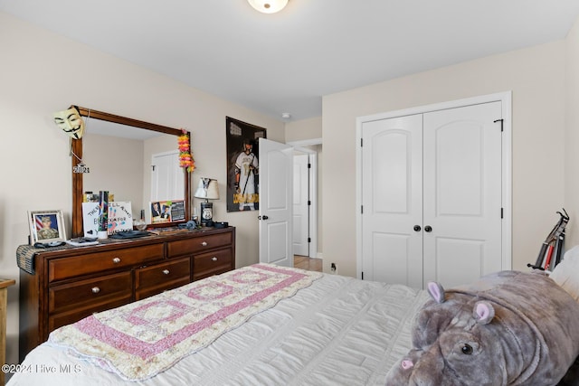 bedroom featuring a closet