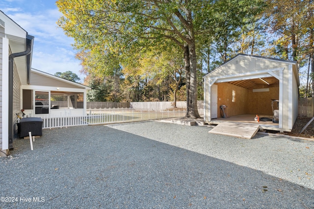 view of yard with a shed