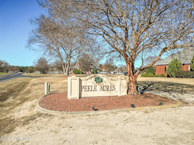 view of community / neighborhood sign