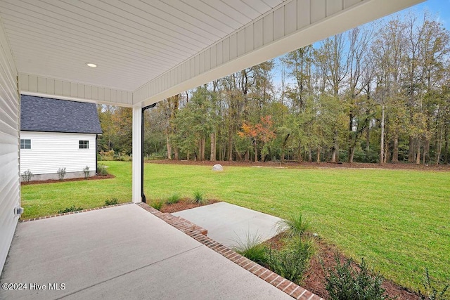 view of yard with a patio area