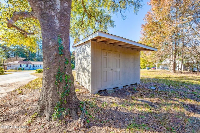 view of outdoor structure