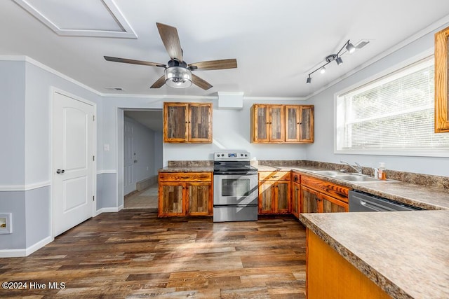 kitchen with ceiling fan, sink, stainless steel appliances, dark hardwood / wood-style floors, and ornamental molding