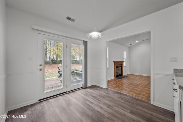 view of unfurnished dining area