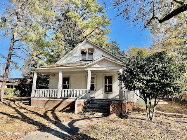 view of front of home featuring a porch