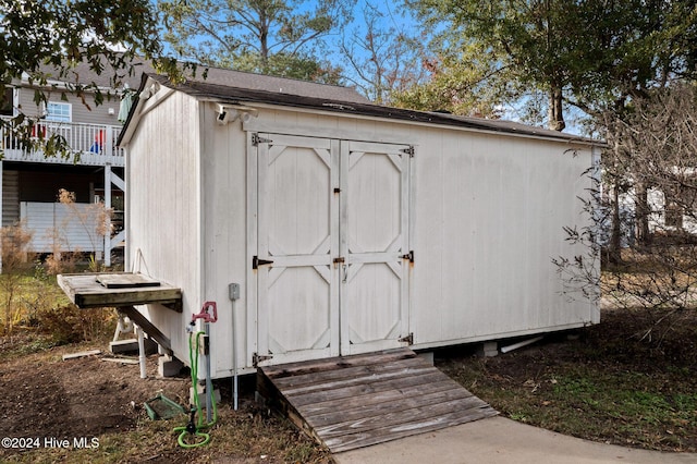 view of outdoor structure