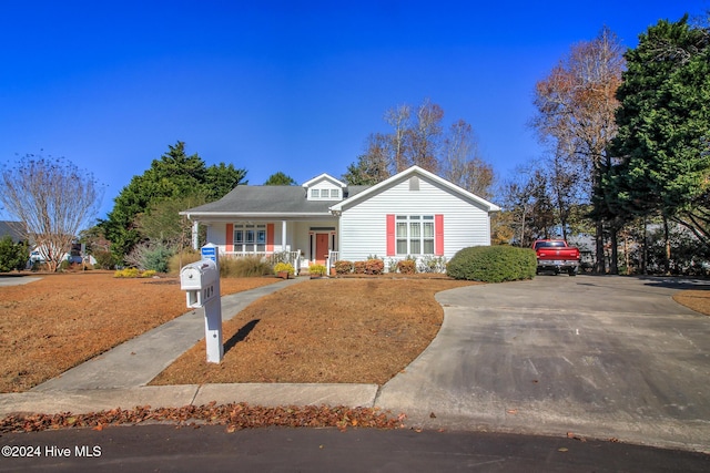 view of front of property featuring a porch