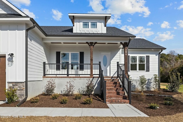 view of front facade featuring a porch