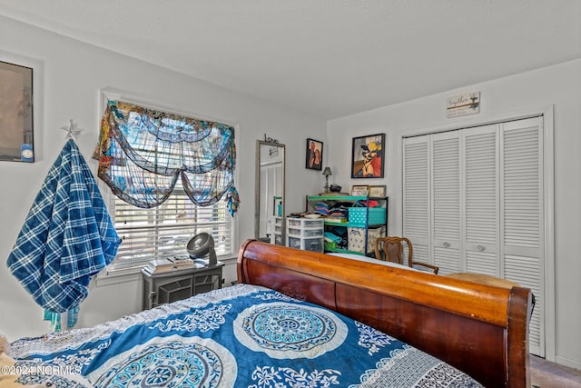 bedroom with a closet