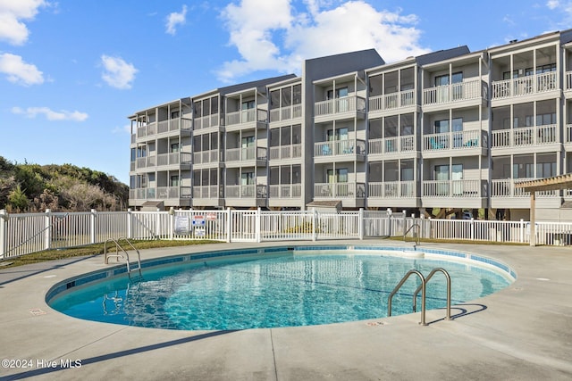 pool with fence