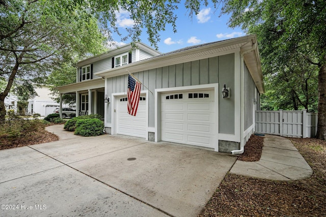 view of front of home featuring a porch