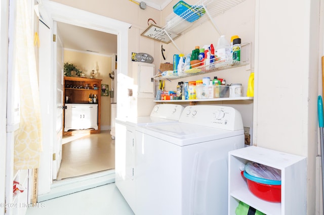 washroom with washer and clothes dryer