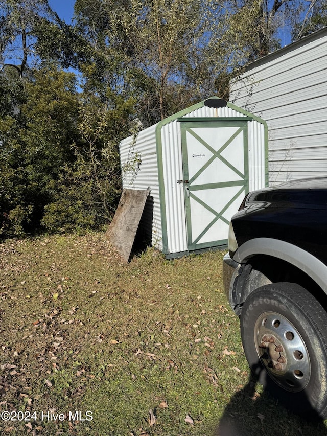 view of outbuilding