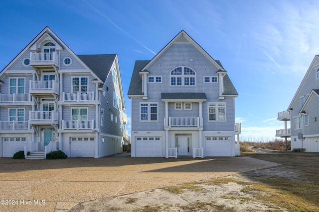 view of front of house featuring a garage and driveway