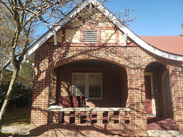 view of front of house with covered porch