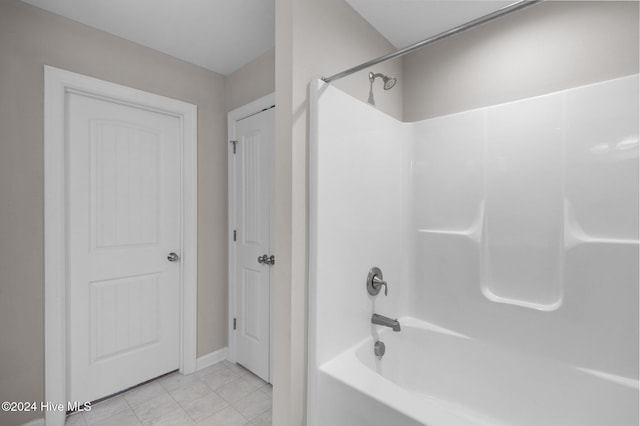 bathroom featuring shower / bathing tub combination