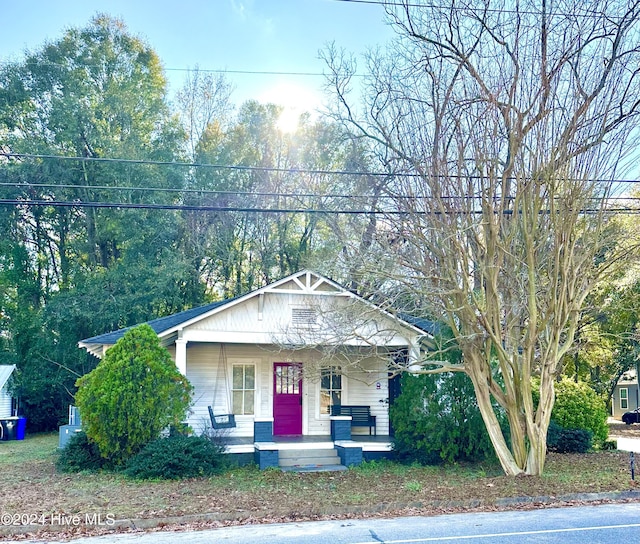 view of front facade featuring a porch