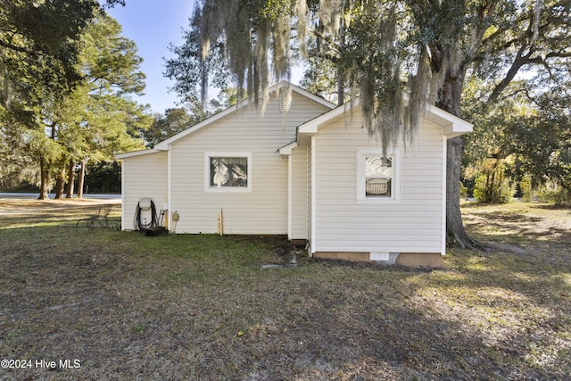 view of home's exterior