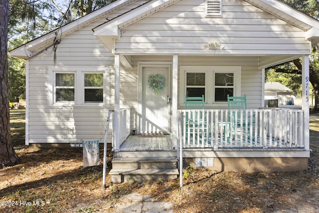 view of front facade featuring a porch