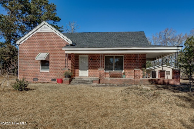 view of front of house featuring a front yard