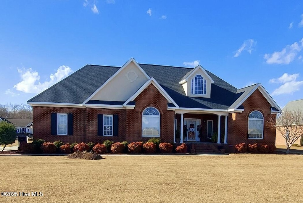 front facade featuring a porch