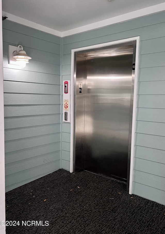 entrance to property with elevator