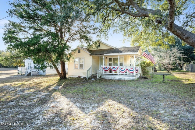 view of front of house with a porch